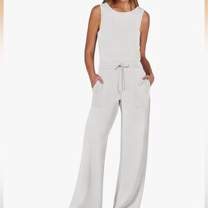 Elegant Sleeveless Jumpsuit - Light Gray